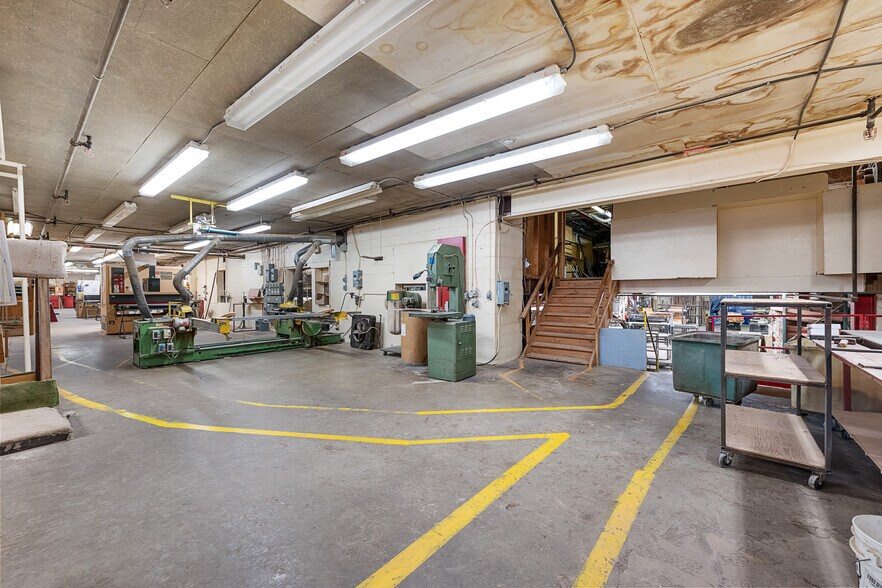 More Photos Of 14 Conway St, Madawaska Valley Manufacturing For Sale