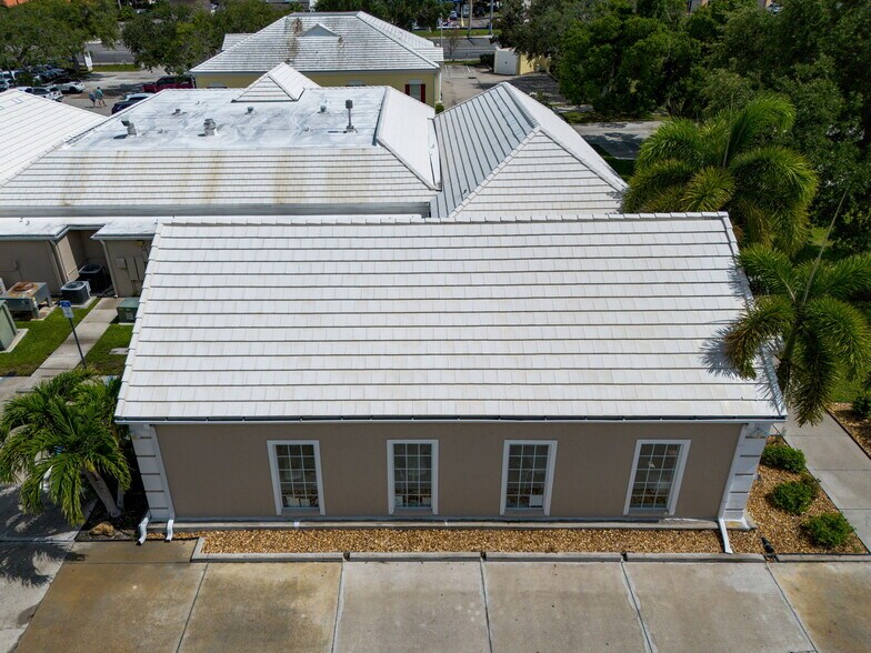 More Photos Of 3900 Clark Rd, Sarasota Medical For Sale