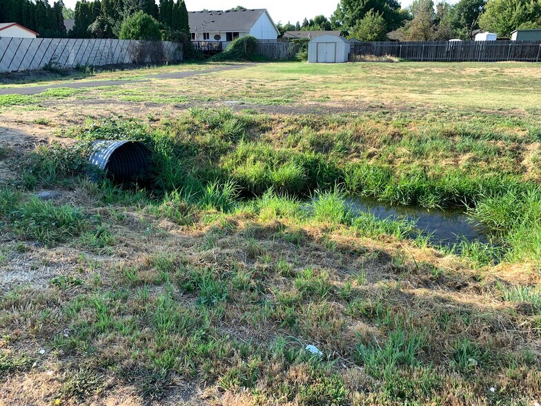 More Photos Of 2424 Delta Waters Rd, Medford Religious Facility For Sale