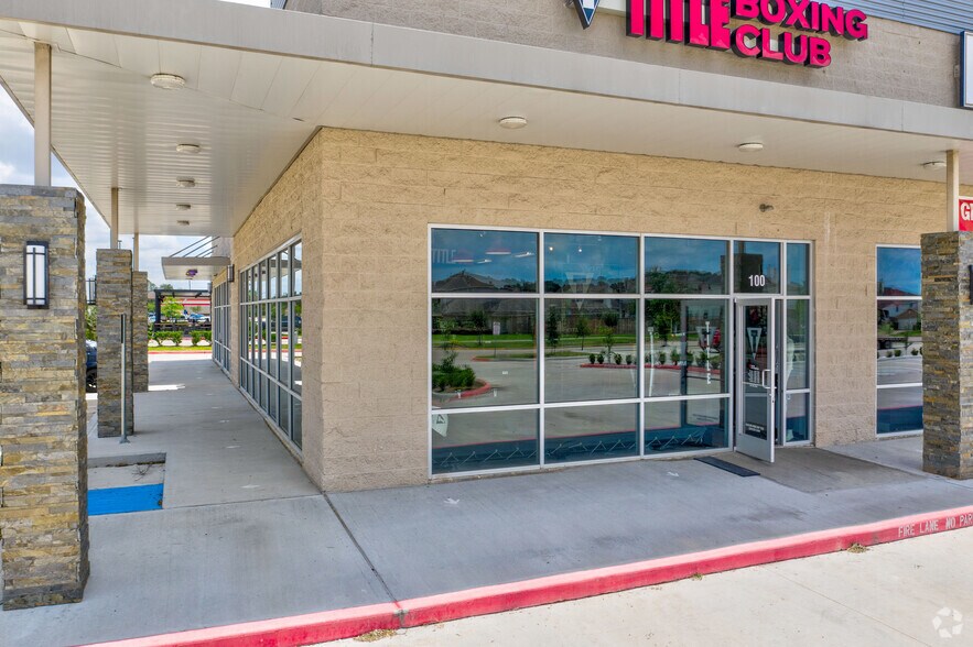 More Photos Of 25031 Westheimer Pky, Katy Storefront For Lease