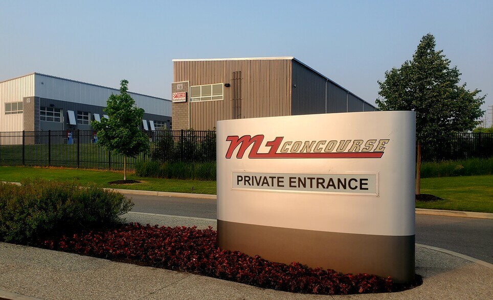 More Photos Of 264 Apex Dr, Pontiac Parking Garage For Sale