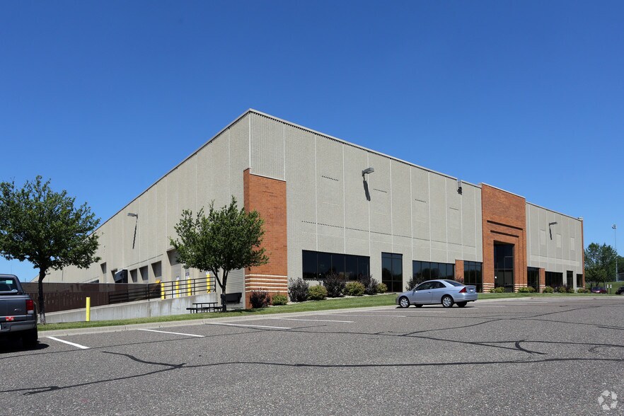 More Photos Of 6325 Sandburg Rd, Golden Valley Light Manufacturing For Lease