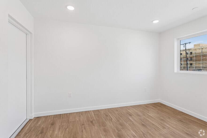 More Photos Of 833 W 84th St, Los Angeles Apartments For Sale