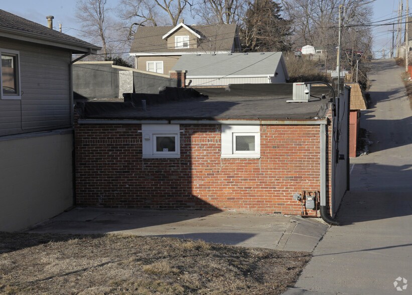 More Photos Of 5613 S 77 St, Omaha Storefront For Lease