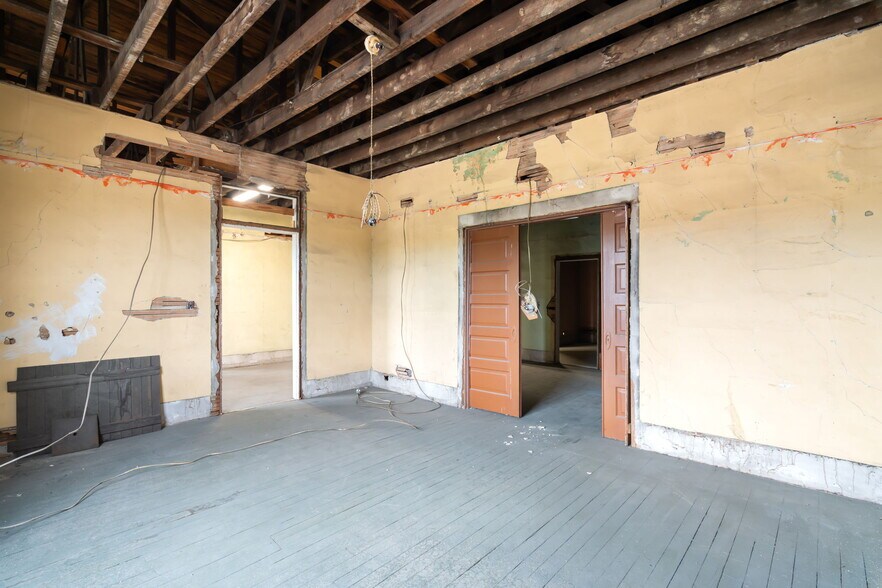 More Photos Of 824 Tennessee Ave, Etowah Storefront Retail Office For Sale