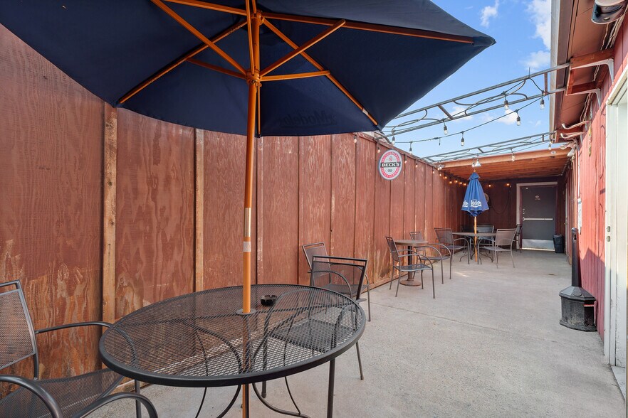 More Photos Of 335 E 3rd St, Lafayette Bar For Sale