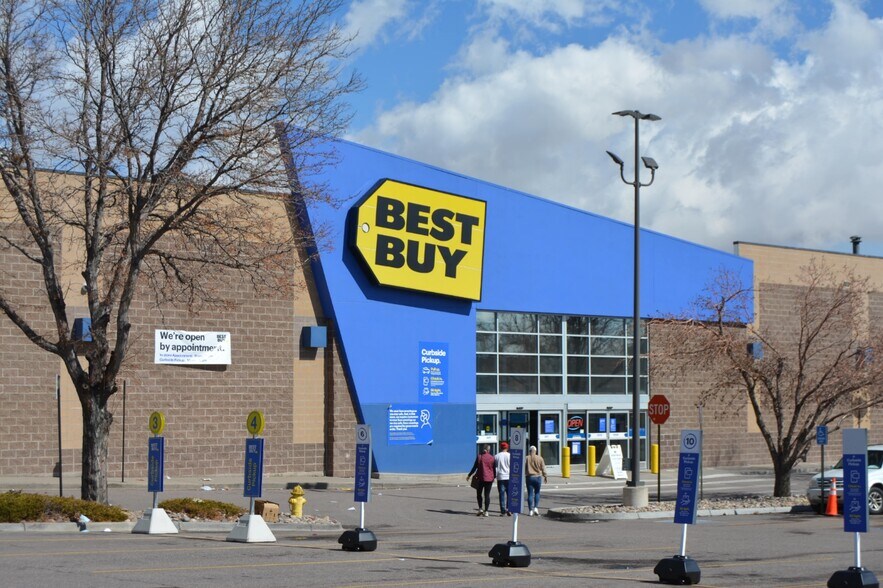 More Photos Of 13801 E Mississippi Ave, Aurora Freestanding For Sale