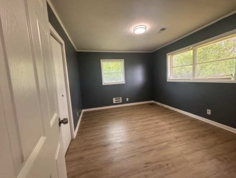 More Photos Of 1034 Fairground St SE, Conyers Office For Lease