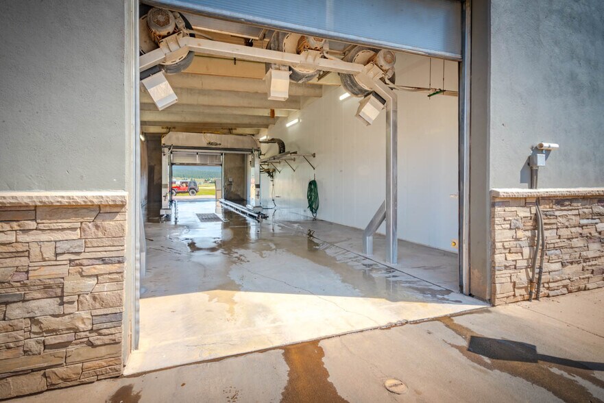 More Photos Of 3617 Mountain View Blvd, Angel Fire Carwash For Sale