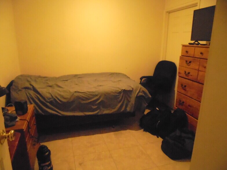 More Photos Of 127 S 1st St, Blythe Flex For Sale