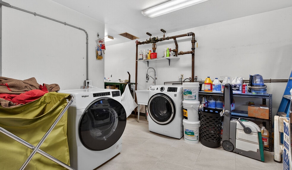 More Photos Of 102 E Greenwood St, Enterprise Hotel For Sale