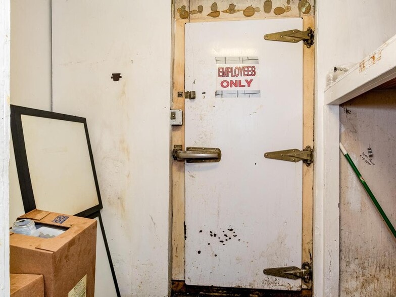 More Photos Of 800 Franklin Ave, Aliquippa Restaurant For Sale