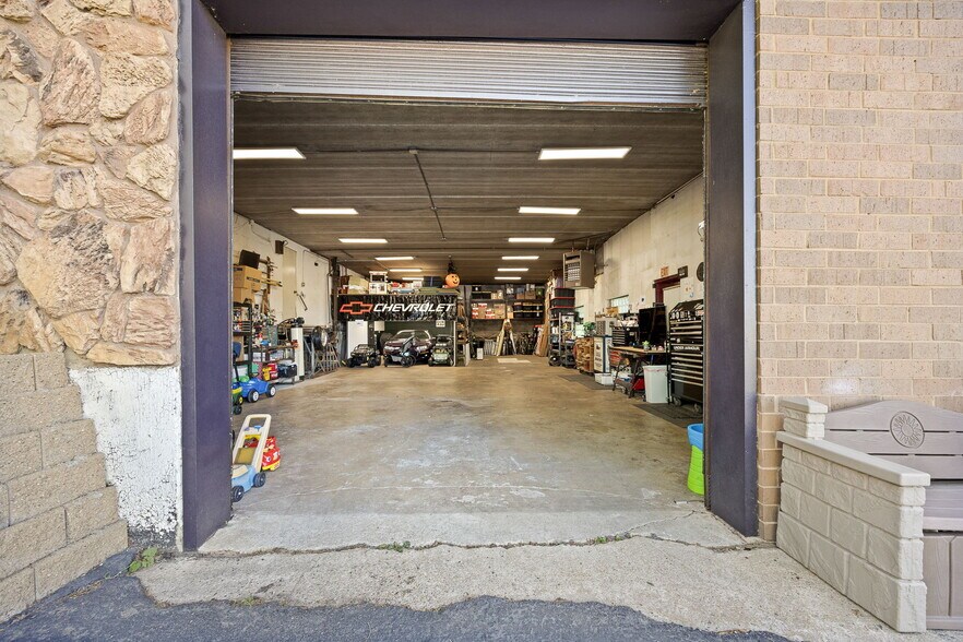 More Photos Of 12820 Main St, Lemont Showroom For Sale