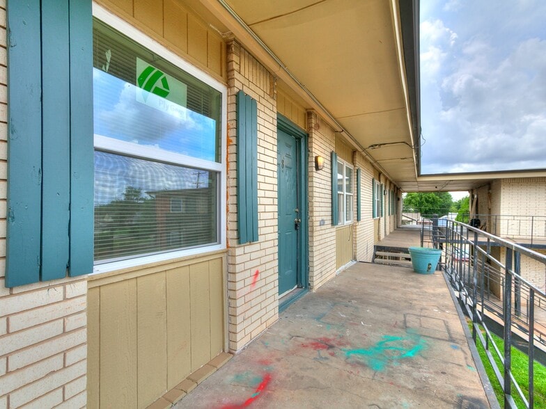 More Photos Of 1731 NW 32nd St, Oklahoma City Apartments For Sale