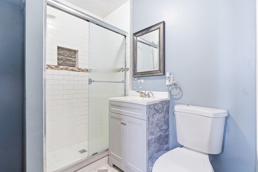 More Photos Of 237 Astor St, Newark Apartments For Sale