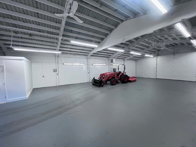 More Photos Of 2 Danville Rd, Plaistow Industrial For Lease
