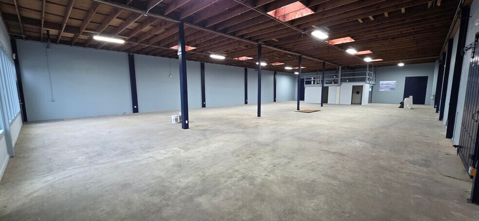 More Photos Of 1024 Howard Ave, San Mateo Warehouse For Lease