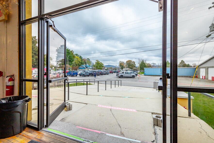 More Photos Of 104 Monterey Street, Cowan Industrial For Sale