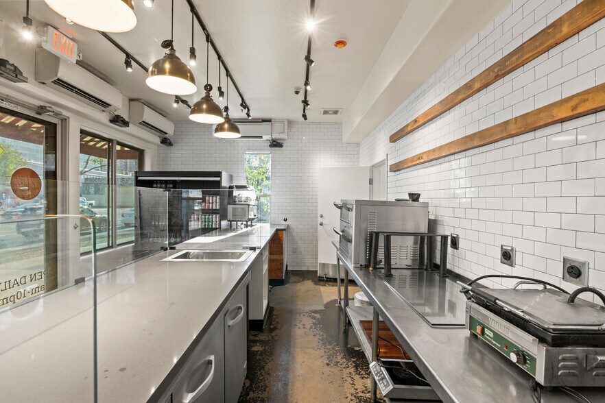 More Photos Of 610 E Roosevelt St, Phoenix Storefront Retail Residential For Sale
