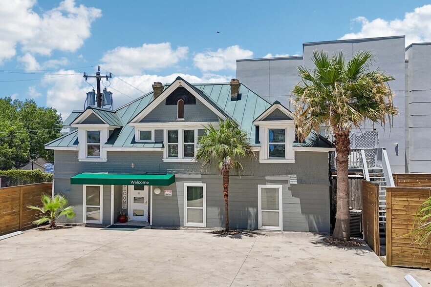 More Photos Of 421 Howard St, San Antonio Hospitality For Sale