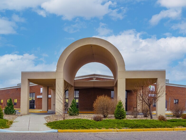 More Photos Of 2700 State St, Bismarck Unknown For Lease