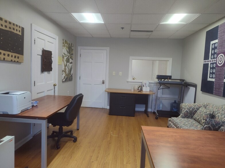 More Photos Of 50 S Pickett St, Alexandria Medical For Sale