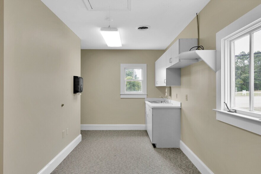 More Photos Of 1201-1203 Colonial Commons Ct, Lancaster Medical For Lease