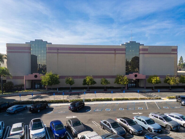 More Photos Of 5060 Montclair Plaza Ln, Montclair Unknown For Lease