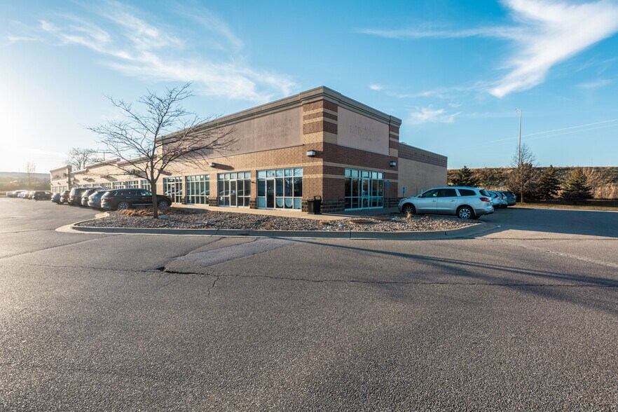 More Photos Of 11101-11148 Plum Dr, Urbandale Unknown For Lease