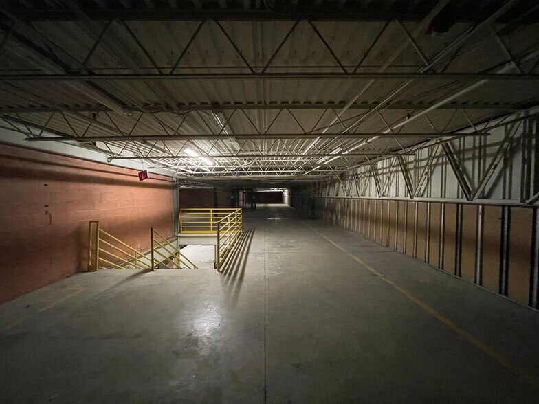 More Photos Of 6711 W Newberry Rd, Gainesville Department Store For Sale