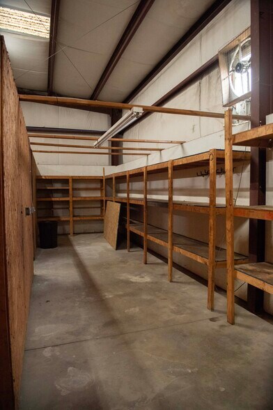 More Photos Of 4134 US 441, Lake City Light Manufacturing For Lease