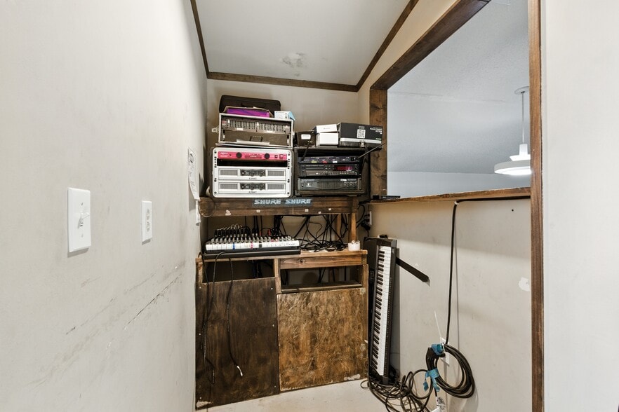 More Photos Of 303 N Pond St, Toccoa Religious Facility For Sale