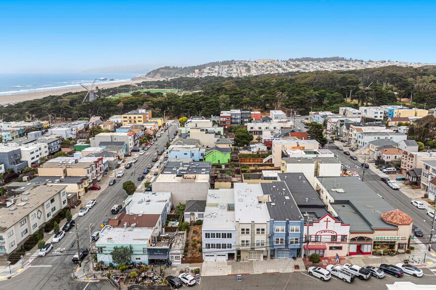 More Photos Of 4532 Irving St, San Francisco Apartments For Sale