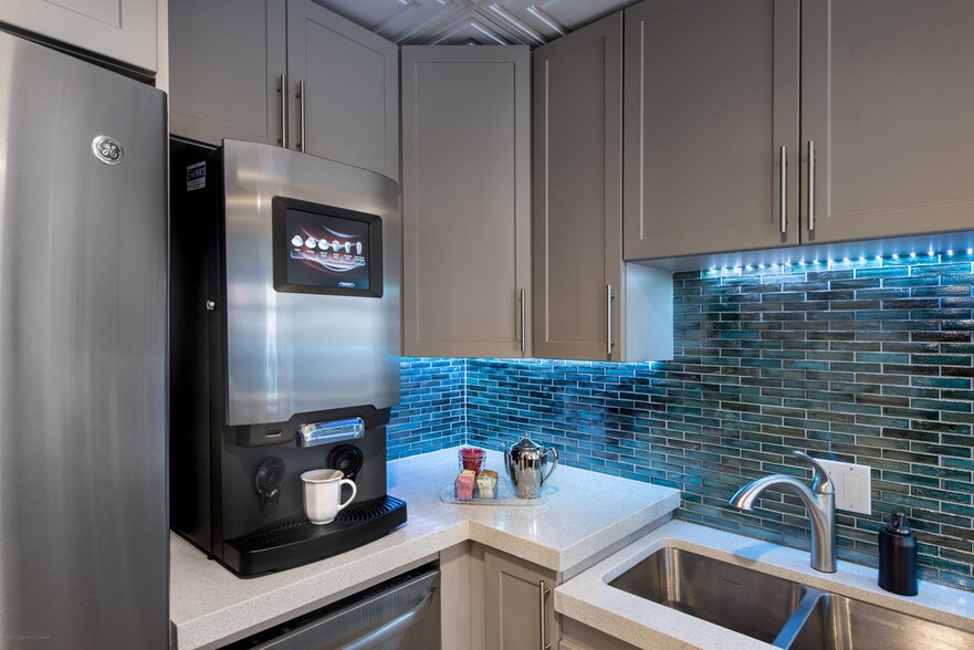 More Photos Of 1027 Washington Ave, Golden Apartments For Lease