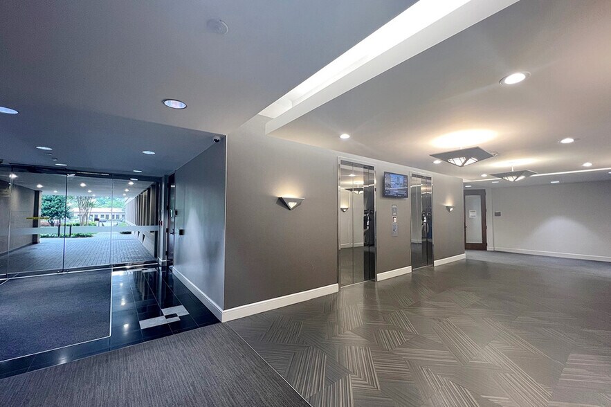 More Photos Of 2295 Parklake Dr NE, Atlanta Office For Lease