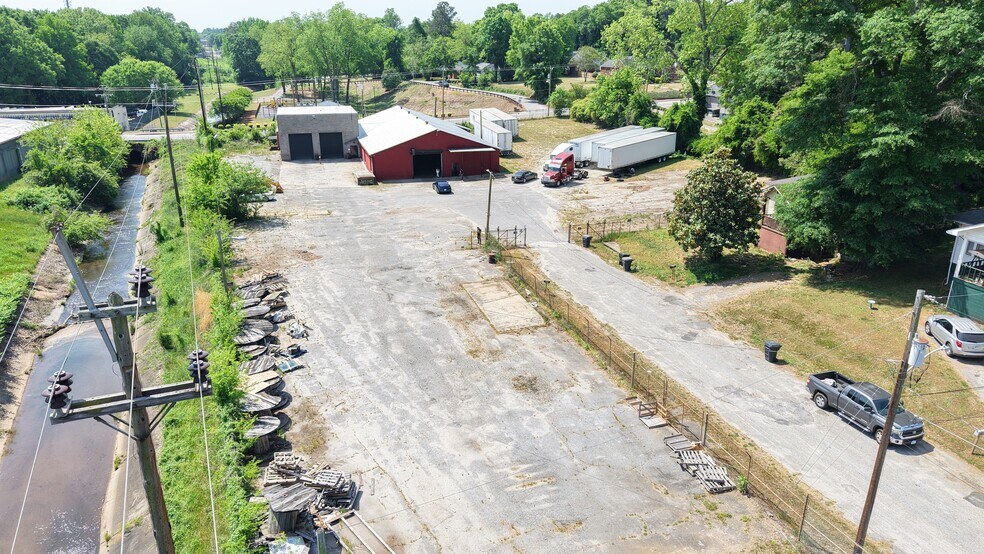 More Photos Of 121 Brooklyn Ave, Anderson Warehouse For Sale