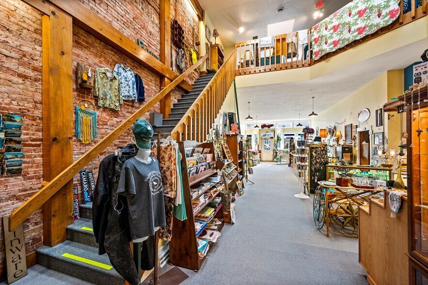 More Photos Of 147 N 3rd Ave, Sturgeon Bay Restaurant For Sale