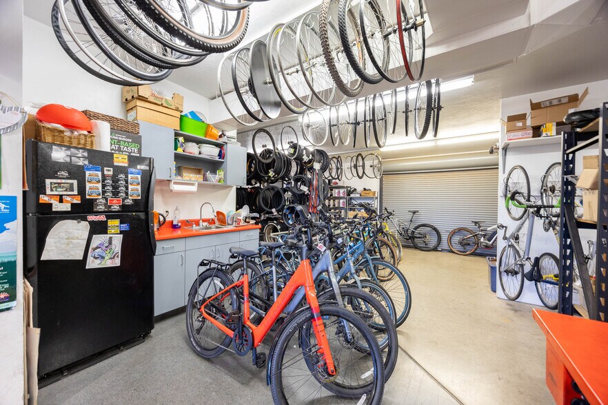 More Photos Of 1301 E Fry Blvd, Sierra Vista General Retail For Sale