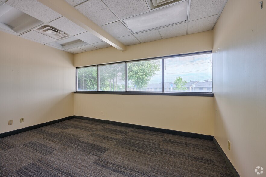 More Photos Of 1170 Pittsford-Victor Rd, Pittsford Office For Sale