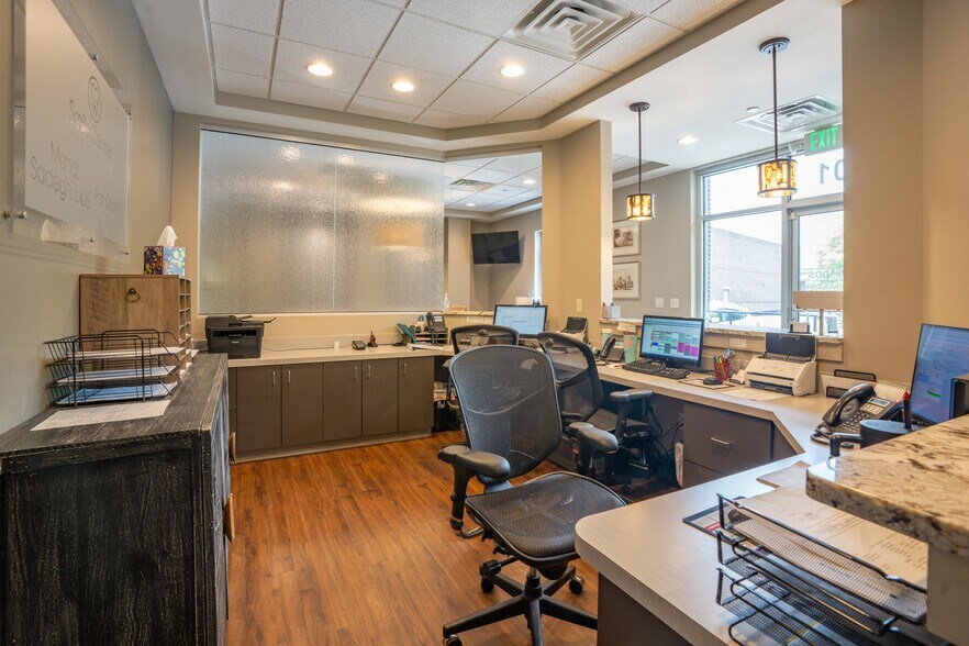 More Photos Of 1941 S Germantown Rd, Germantown Medical For Lease