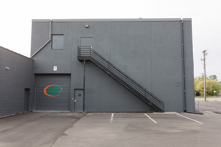 More Photos Of 4024 Washington Ave N, Minneapolis Warehouse For Lease