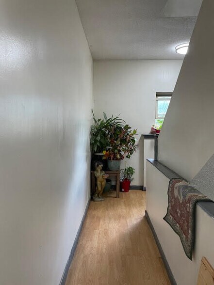 More Photos Of 174 Ashley St, Hartford Apartments For Sale