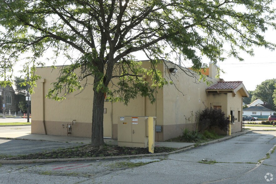 More Photos Of 4450 Rocky River Dr, Cleveland Fast Food For Lease