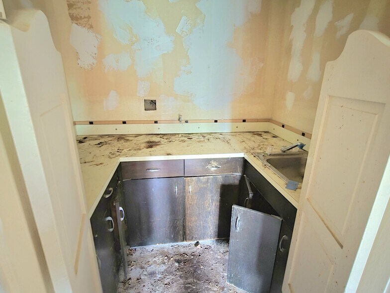 More Photos Of 420 Long Hill Rd, Groton Medical For Sale