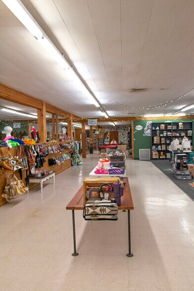 More Photos Of 110 N Broadway St, Broken Bow General Retail For Sale