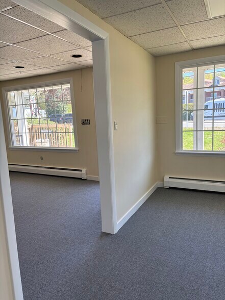 More Photos Of 9 Waterville Rd, Avon Office For Lease