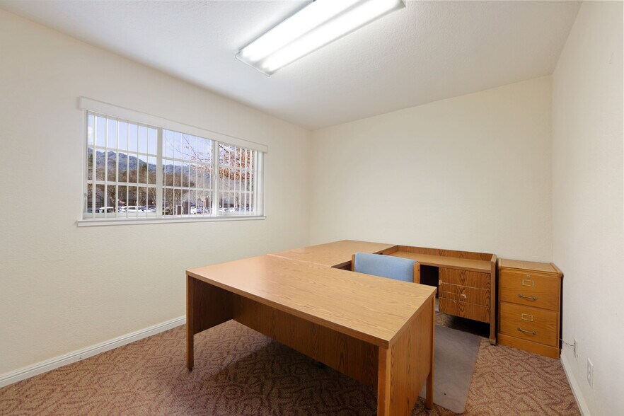 More Photos Of 70 Railroad Ave, Danville Office For Sale