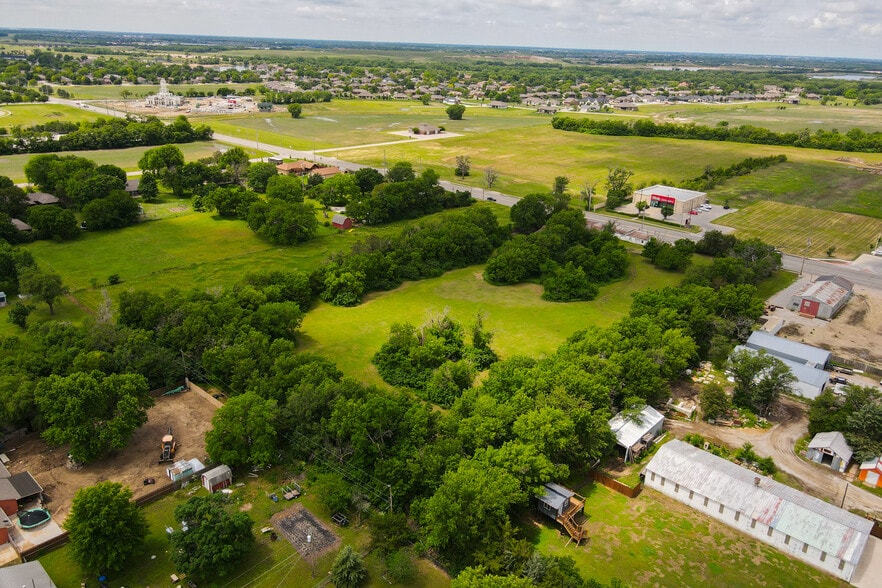 More Photos Of 5310 N Meridian Ave, Wichita Office For Sale