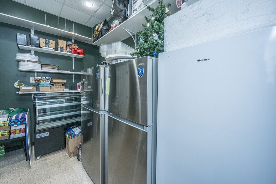 More Photos Of 1956 Long Grove Dr, Mount Pleasant General Retail For Lease