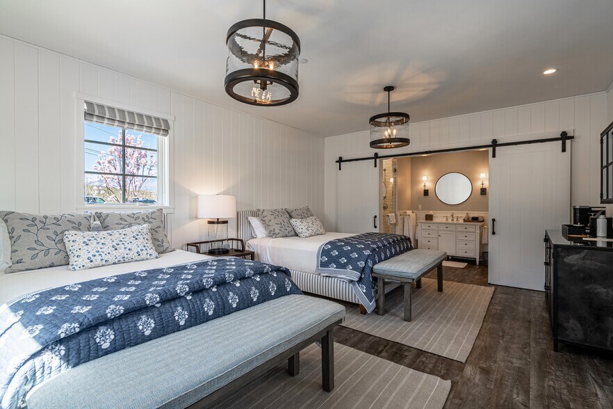 More Photos Of 4848 Green Ave, Manson Hotel For Sale